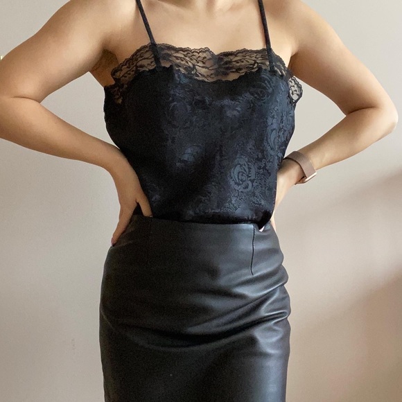 ✨#vintage embossed satin tank - Picture 5 of 13